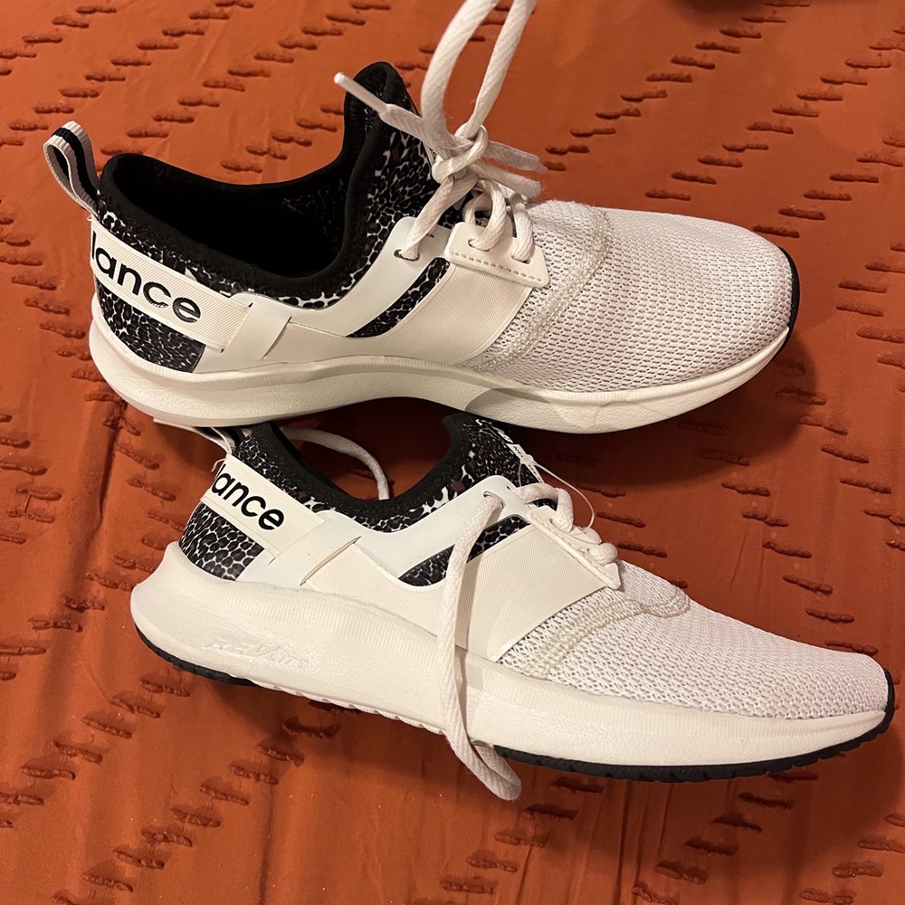 Women’s new balance off white and leopard print